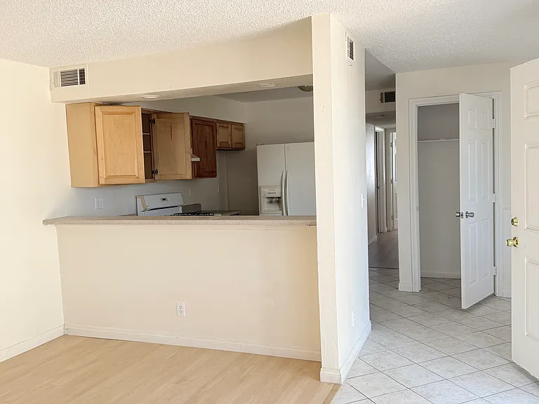 4332 Tara Ave #B — Photo 8