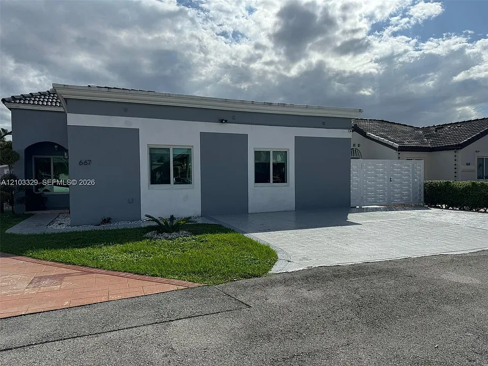 667 NW 124th Ave