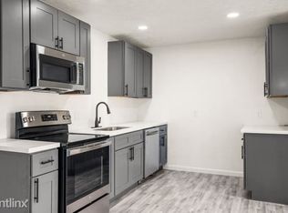 414 S Chestnut St, Tomball, TX 77375