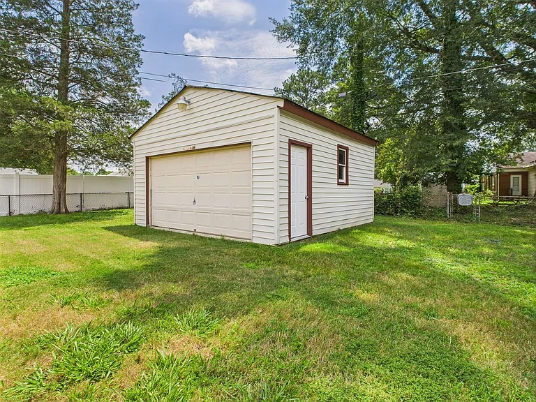 1709 Glenview Rd — Photo 39