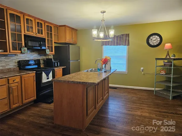 113 Fairview St, Clover, SC 29710