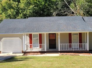 6443 Green Meadow Rd, Fayetteville, NC 28304