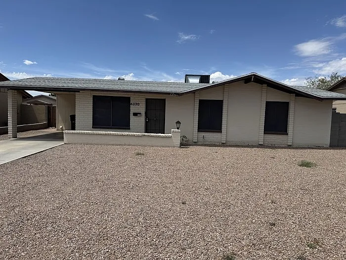 3 bed, 1.0 bath, 984 sqft, $1,595 — Photo 1