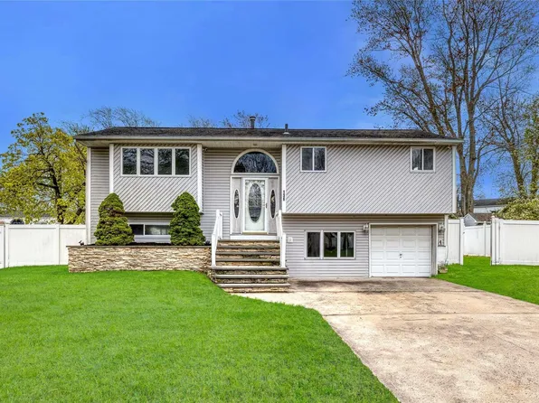 136 Berkeley Avenue, Selden, NY 11784