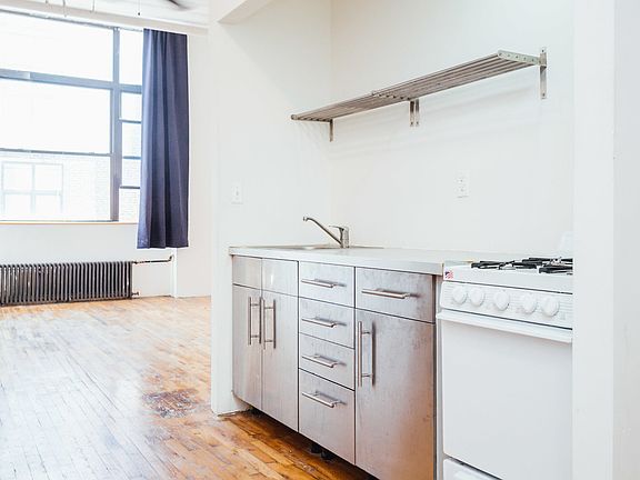 2nd image of 476 Jefferson St #419
