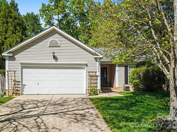3806 Crimson Wing Dr, Indian Trail, NC 28079