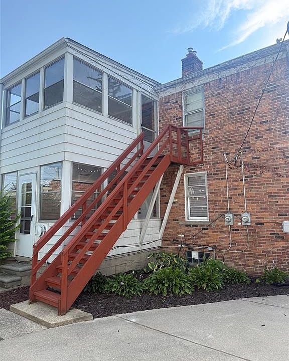 311 S Pleasant St, photo 15