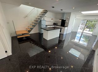 1577 Bloor St W #1, Toronto, ON M6P 1A6