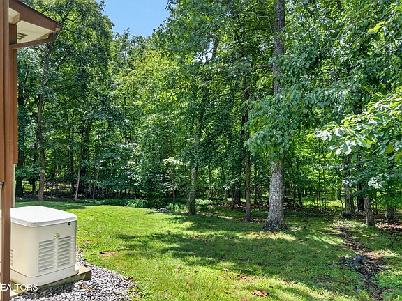 5th image of 36 Druid Cir