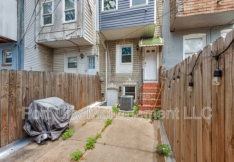 2815 Orleans St — Photo 11