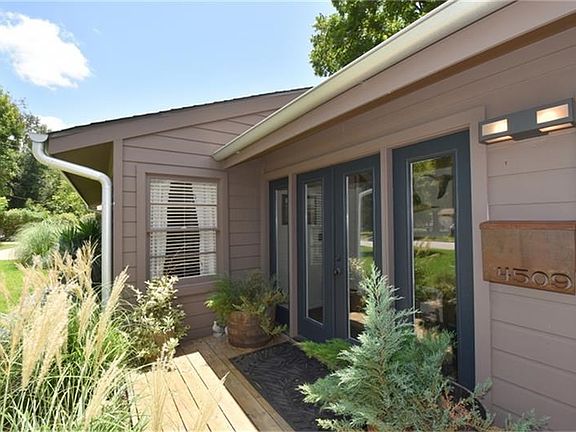 3rd image of 4509 Randwick Dr
