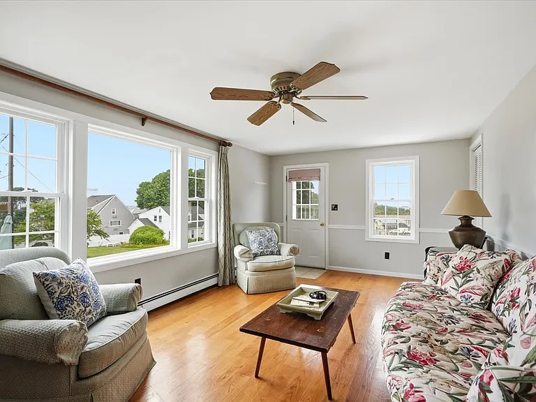 23 Morton Pl — Photo 2
