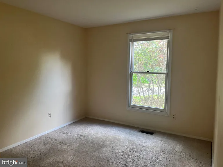 39 Triple Crown Ct — Photo 8
