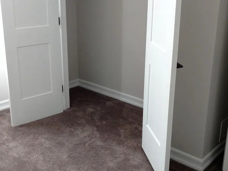 711 E 3rd St #2 — Photo 17