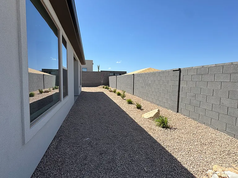 663 S Molveno Trl — Photo 4