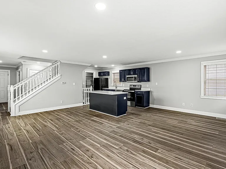 2046 Ruckle St — Photo 8