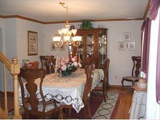 4th image of 739 Evans St