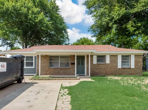 2405 Adams Ct, Irving, TX 75061