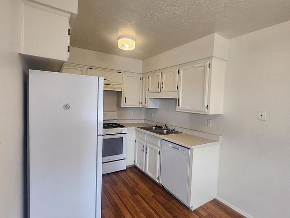 4th image of 12205 Eric Ct NE APT C