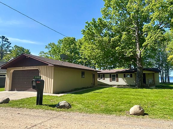 2nd image of 21889 Bluffs Hwy