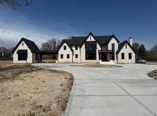 12445 Springdale Ln, Saint Louis, MO 63131