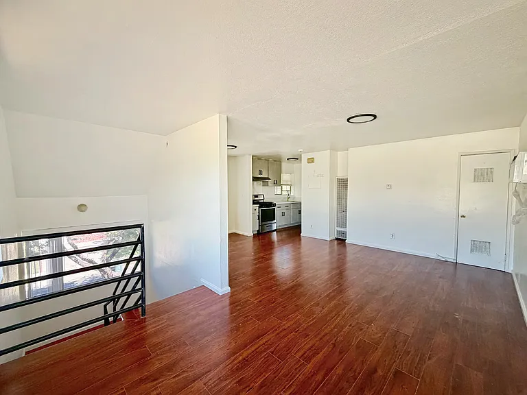 2309 N Naomi St #F — Photo 4