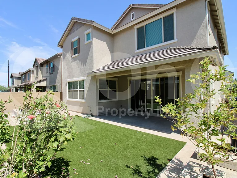 1045 E Thompson Way — Photo 25