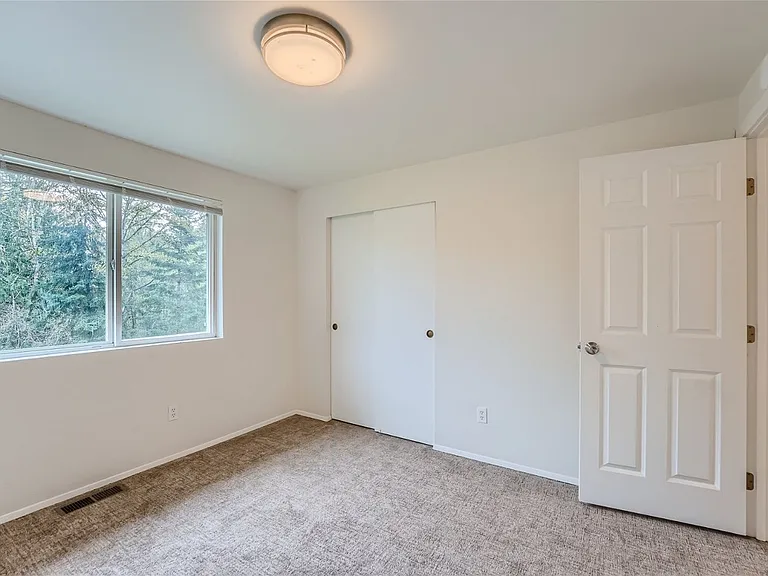 17308 NE 13th Pl — Photo 20