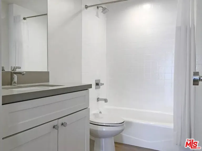 301 S Swall Dr #103 — Photo 8
