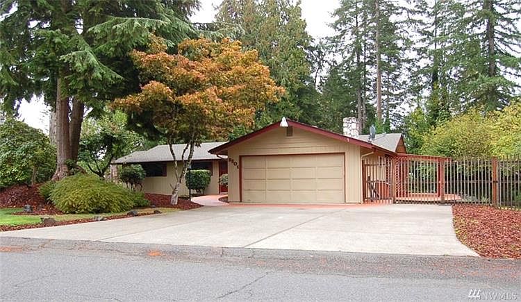 1st image of 2301 Lakemoor Dr SW