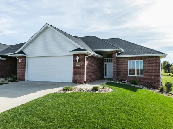 16860 Thunder Ridge Dr, Peosta, IA 52068