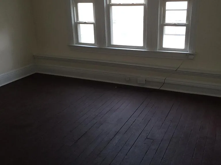 200 Center St — Photo 15