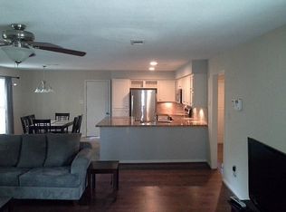 3 Stoneybrook St, Angleton, TX 77515