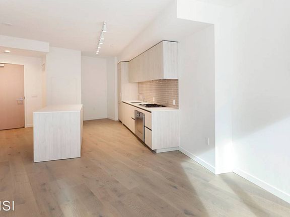 4th image of 110 Channel St Unit 302