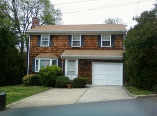 32 Highland Ave, Red Bank, NJ 07701