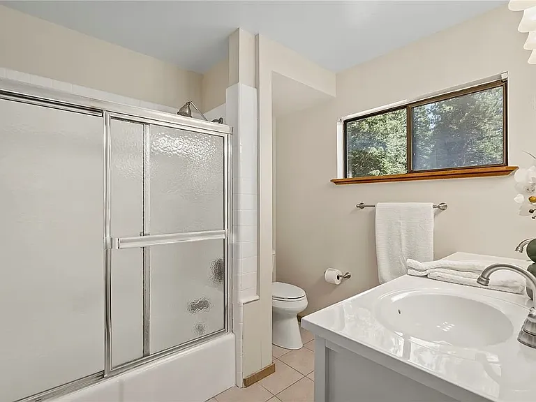 562 Chiquita Ct — Photo 11