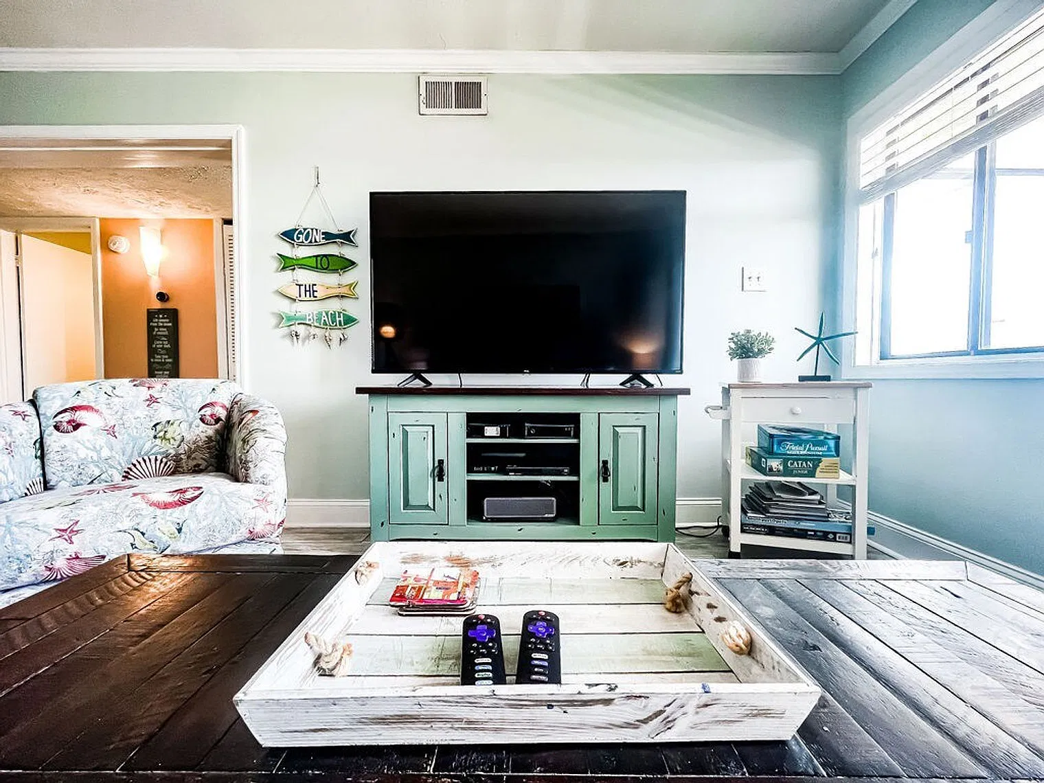 2 bed, 2.0 bath, 9472 sqft, $3,764 — Photo 4
