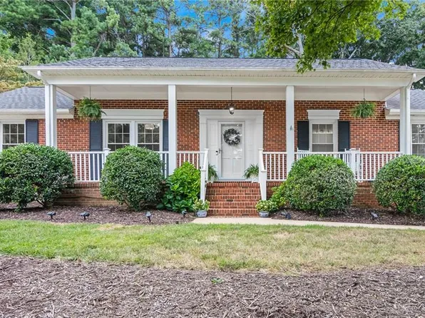 5105 Bennington Dr, Greensboro, NC 27410