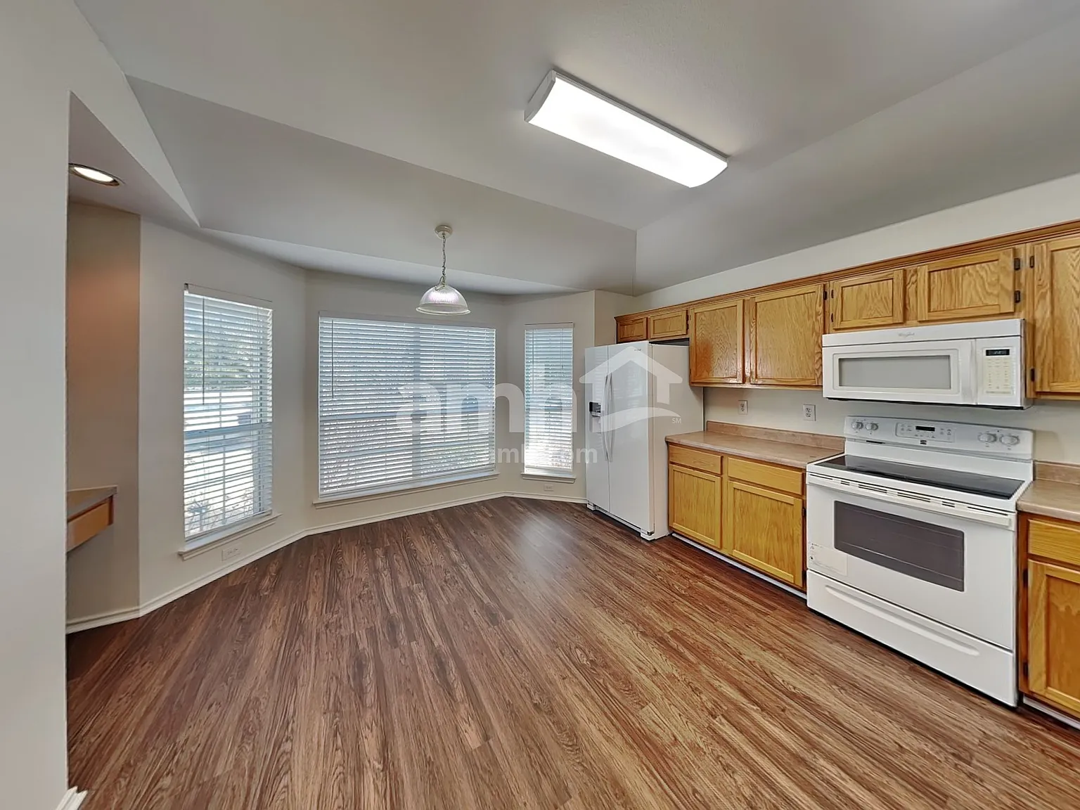 3 bed, 2.0 bath, 1821 sqft, $1,920 — Photo 4