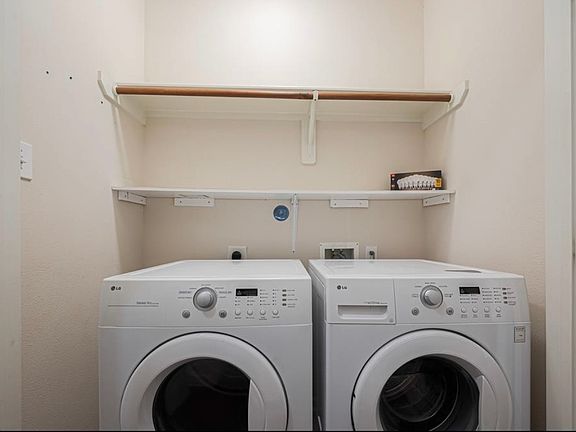 5th image of 7411 Jacobs Well Dr