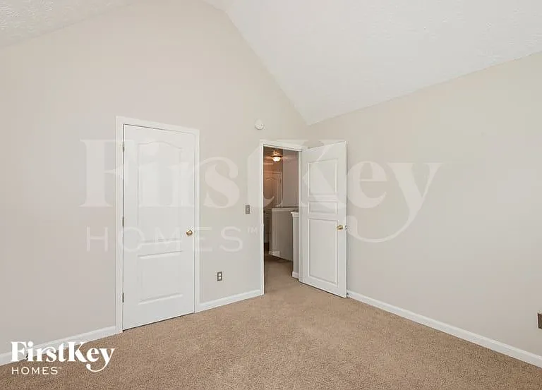 4447 Chester Ln — Photo 13