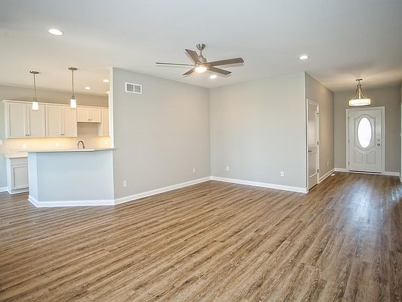 5th image of 14856 Carey St #A