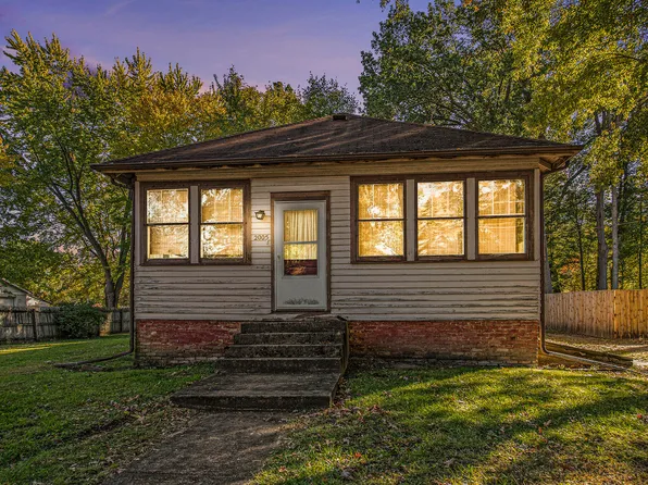 2005 Greenwood Ave, Michigan City, IN 46360