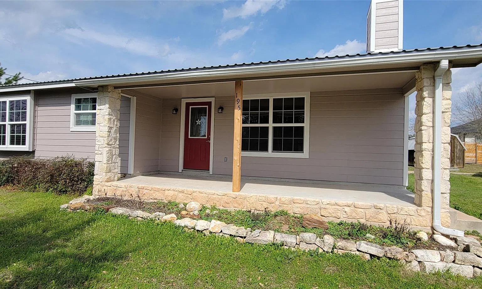 3 bed, 2.0 bath, 1122 sqft, $1,850 — Photo 1