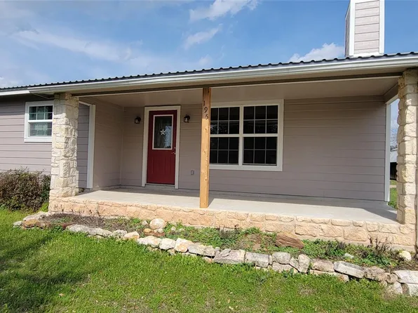 195 Cardinal Dr, Paige, TX 78659