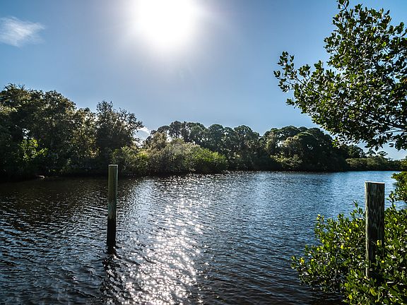 3rd image of 1682 Seascape Cir