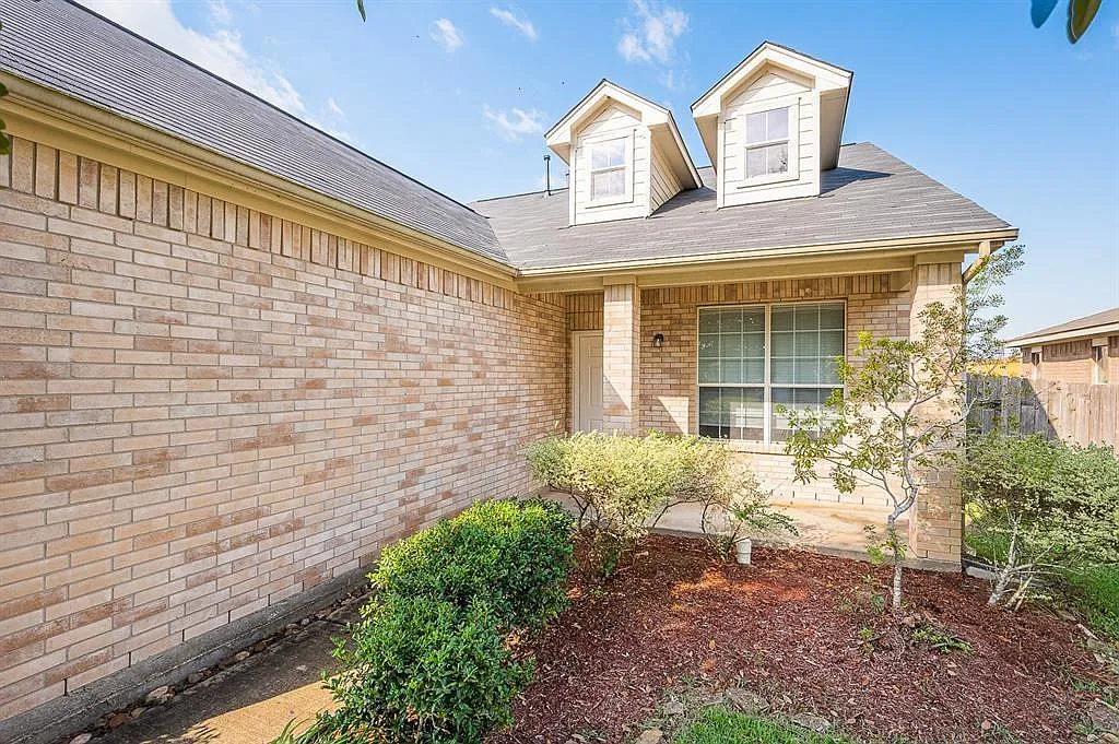 3 bed, 2.5 bath, 1533 sqft, $1,850 — Photo 3