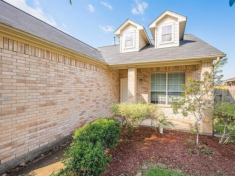16310 Bandicoot Dr — Photo 3