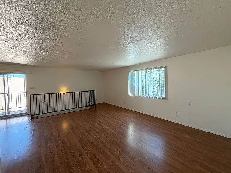 8444 Spain Rd NE — Photo 26