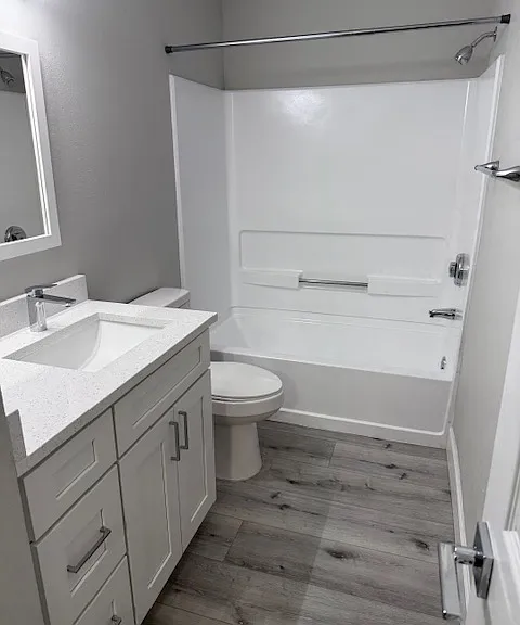 Spring Lake Apartments — Photo 164